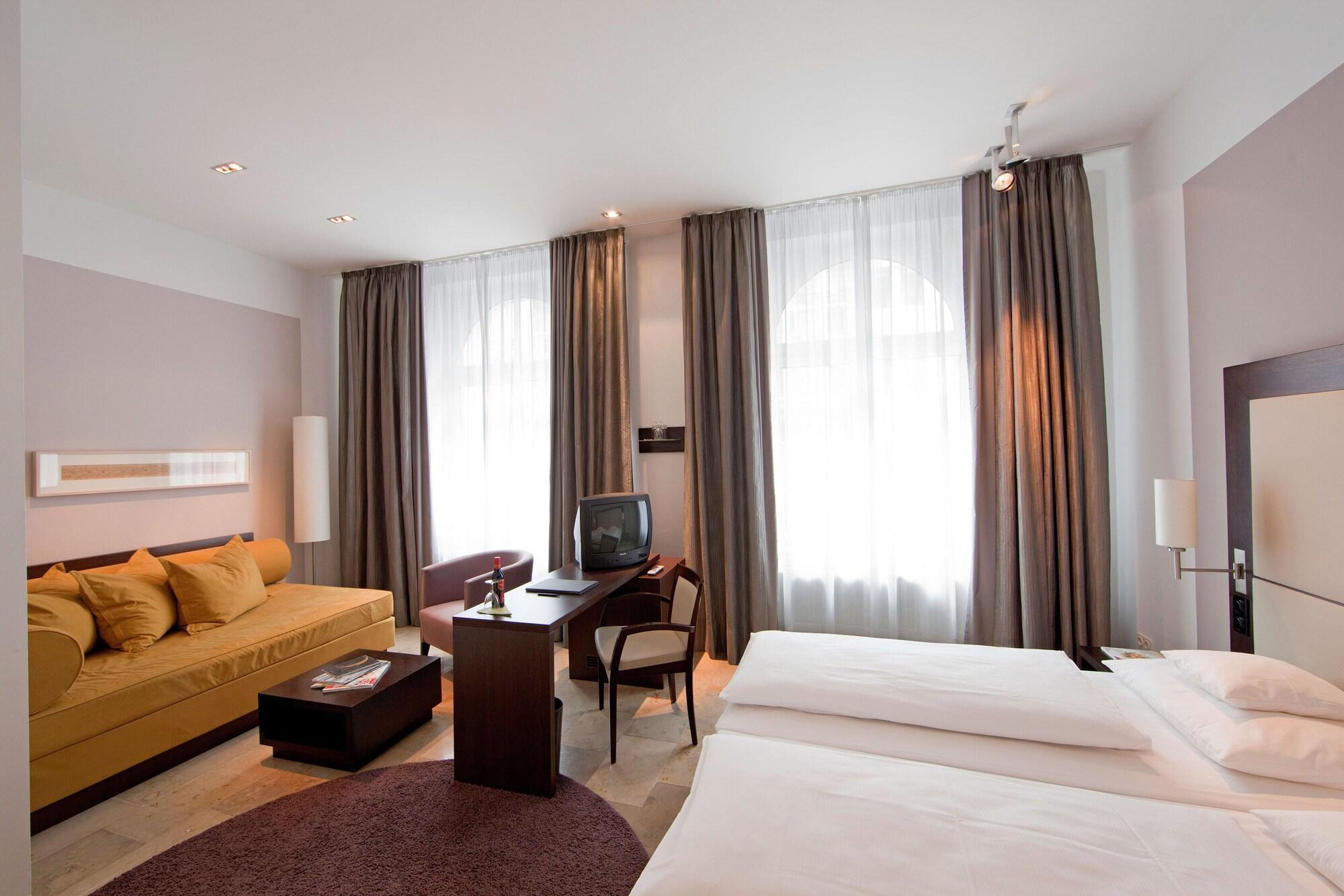 Burns Art Hotel - Dusseldorf — Fotos 1